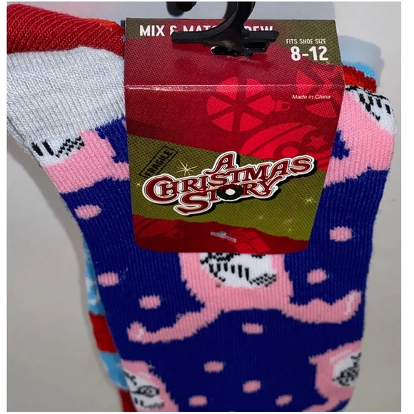 A Christmas Story Crew Socks 2 Pair Men 8-12 Blue Pink Bunny Ralphie Oh Fudge - Picture 12 of 12